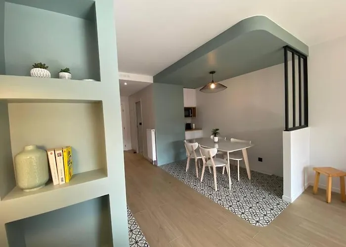 Quai Des Cordeliers, Balcon Et Vieille Appartement Annecy